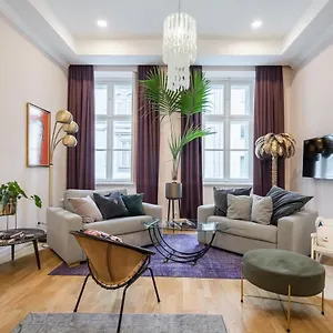 Apartment Bpr Adagio Design With A/c, Budapest