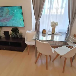 Apartment Trendy 2 Flat, Next To Corvin Mall Free Huge Garage! Ac,dishwasher,washmachine, Smart Tv, Budapest